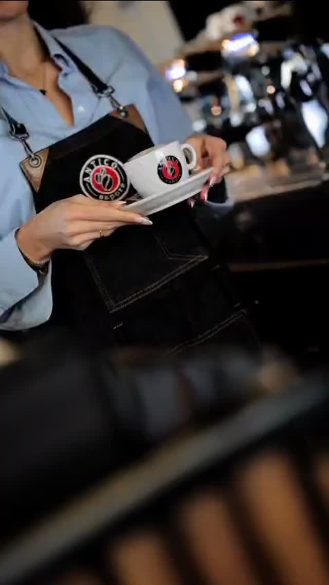 Kaffee wird im Parlament Caffé serviert